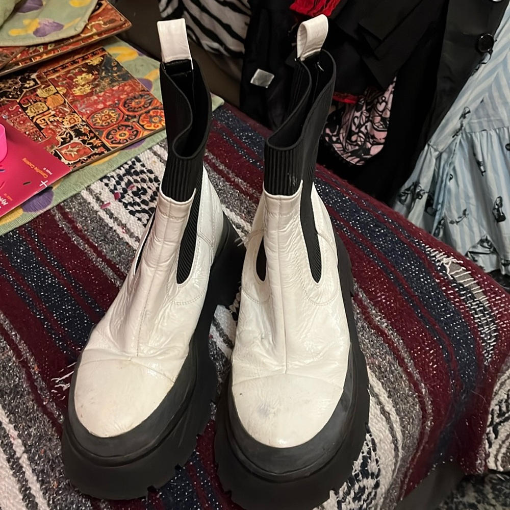 Circus white and black platform slip on boots women’s size 8